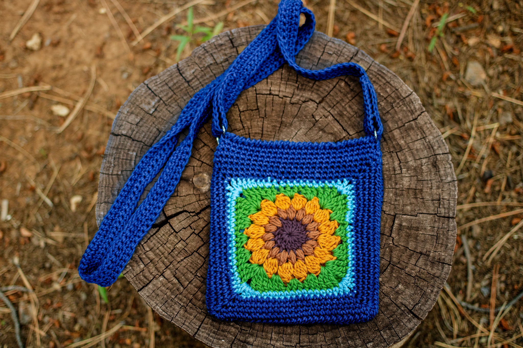 Handmade Crochet Crossbody Flower Purse - Image 1